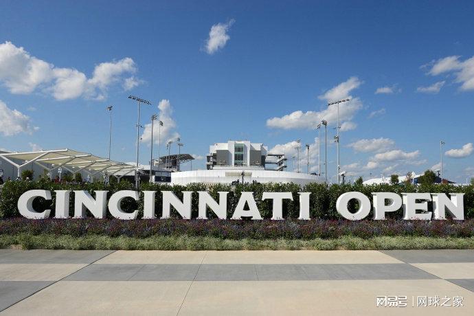 双方在警报, 员在发球 双方在警报, 员在发球