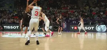 决赛面对澳, 后卫