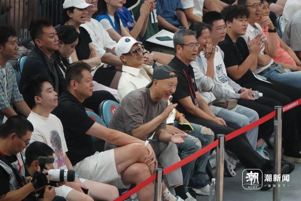 多艺人及体, OMrG, 盛会