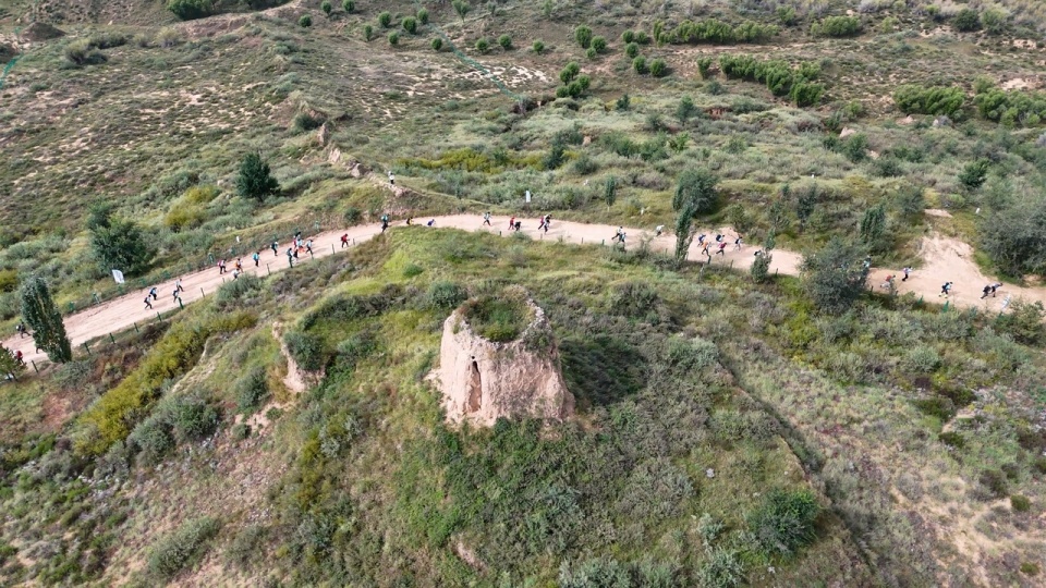 URFDh, 重装徒步男